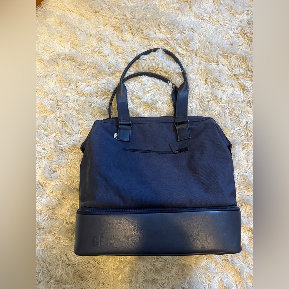 BEIS mini weekender in navy